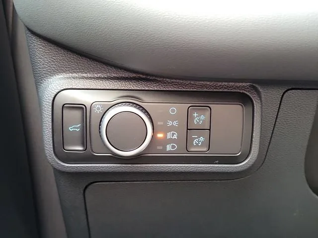 2026 Ford Explorer Active photo 14