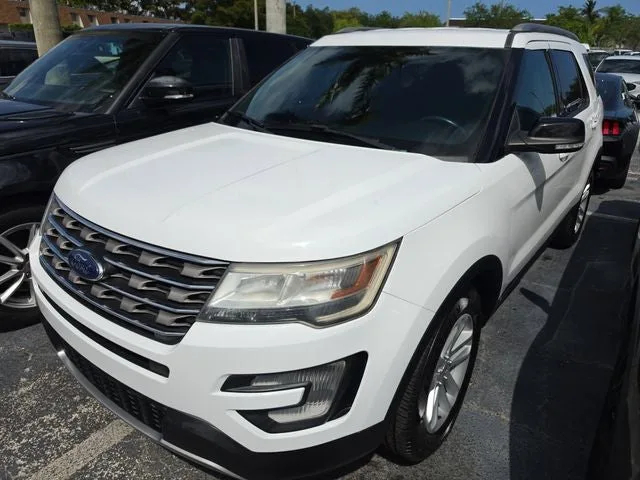 2017 Ford Explorer XLT photo 13