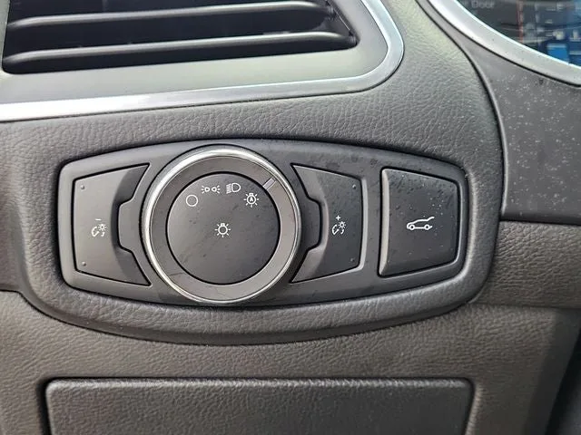 2018 Ford Edge Titanium photo 16