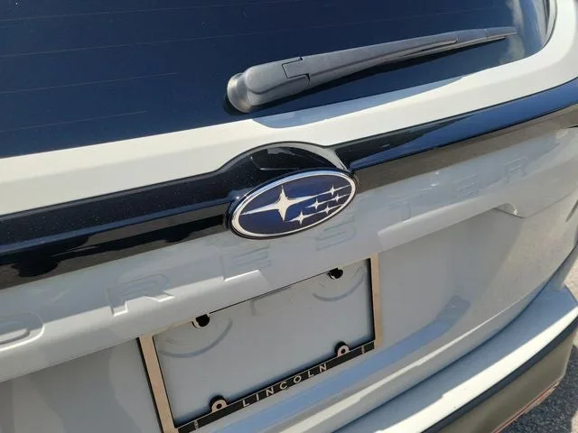2025 Subaru Forester Premium photo 7