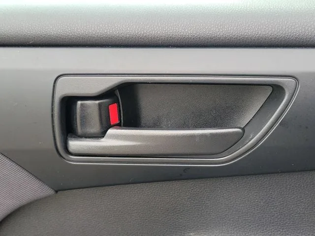 2021 Toyota Highlander L photo 17