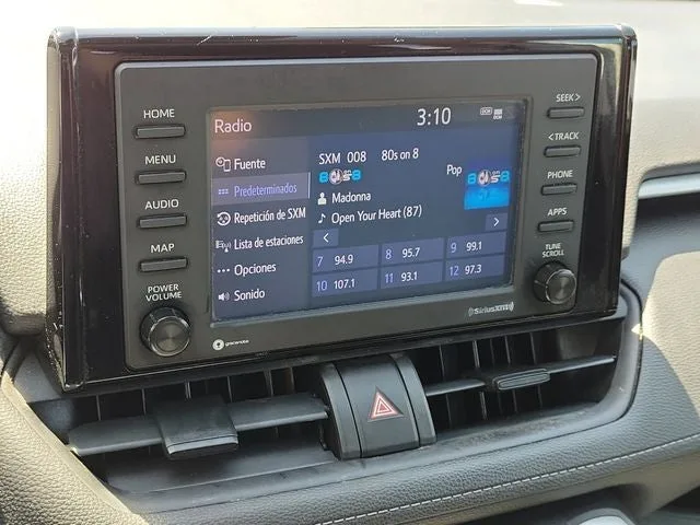 2021 Toyota RAV4 XLE photo 24
