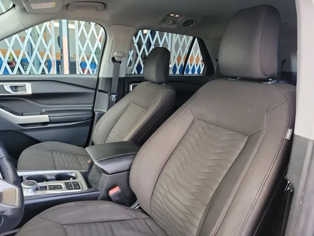 2021 Ford Explorer XLT photo 9