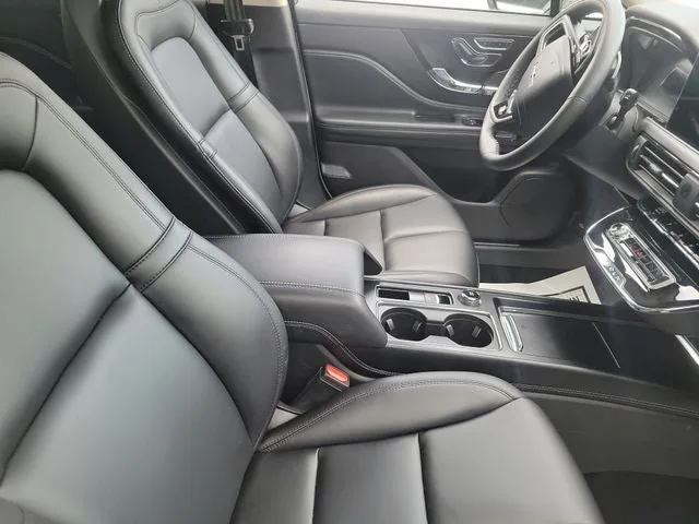 2024 Lincoln Corsair Premiere photo 12