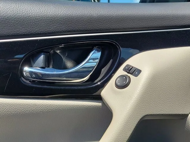 2017 Nissan Rogue Sport SL photo 17