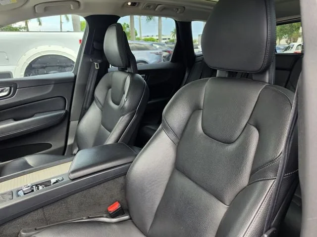 2018 Volvo XC60 T6 Momentum photo 24