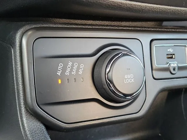 2019 Jeep Renegade Sport photo 23