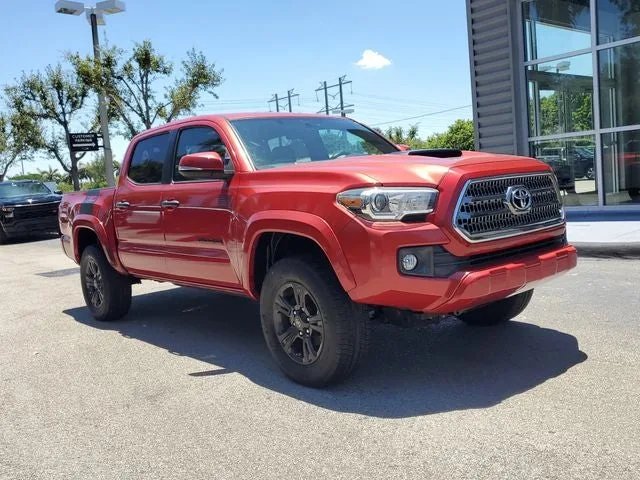 2017 Toyota Tacoma TRD Sport V6 photo 27