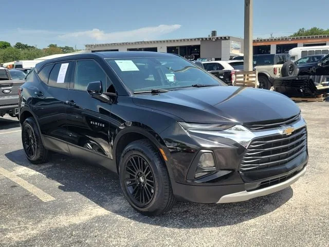 2019 Chevrolet Blazer Base 1LT photo 2