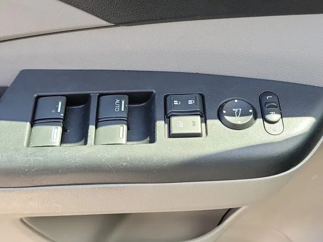 2014 Honda CR-V LX photo 16