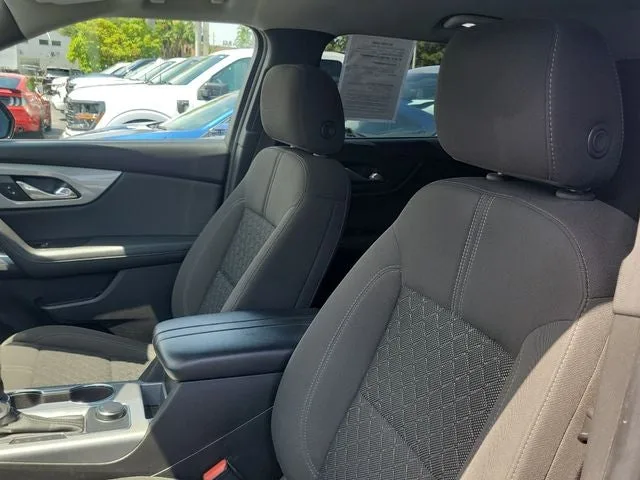 2019 Chevrolet Blazer Base 1LT photo 9