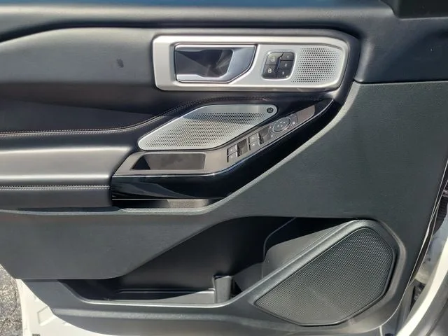 2023 Ford Explorer Platinum photo 15