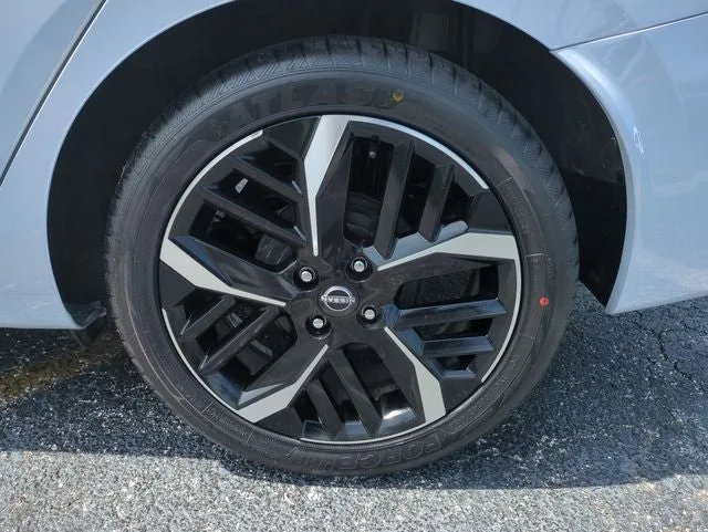 2023 Nissan Versa 1.6 SR photo 8