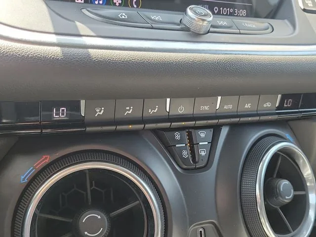 2019 Chevrolet Blazer Base 1LT photo 24