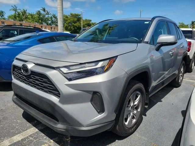 2025 Toyota RAV4 XLE photo 31