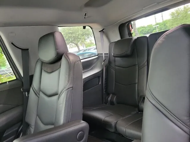 2020 Cadillac Escalade Base photo 11