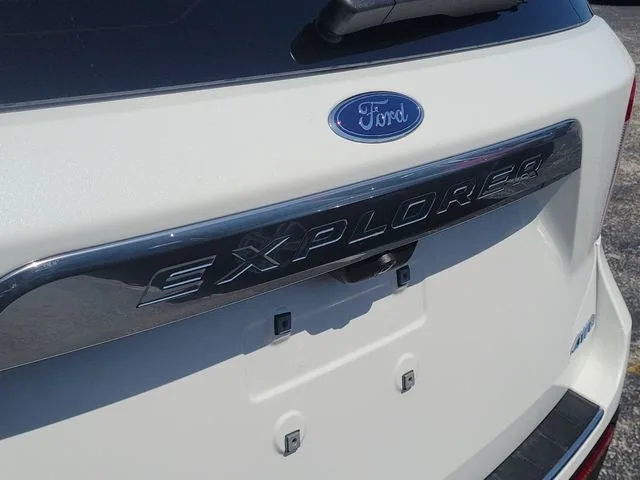 2023 Ford Explorer Platinum photo 7