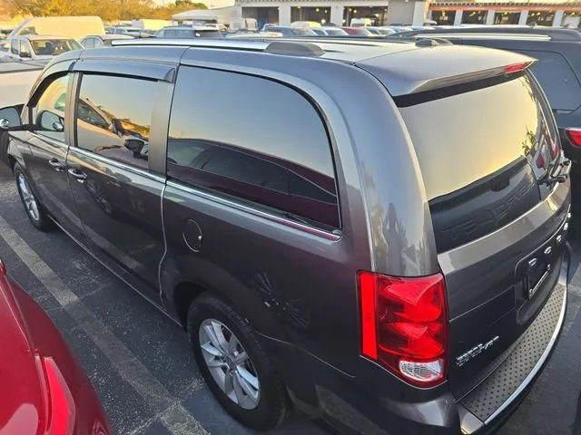 2020 Dodge Grand Caravan SXT photo 4