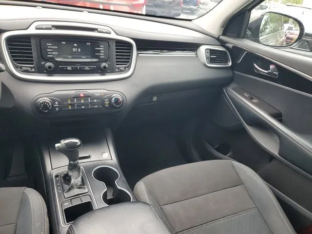 2017 Kia Sorento LX photo 13