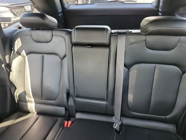 2025 Jeep Grand Cherokee Limited photo 10