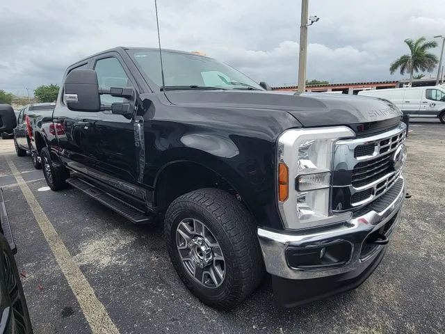 2025 Ford F-250SD XLT photo 2