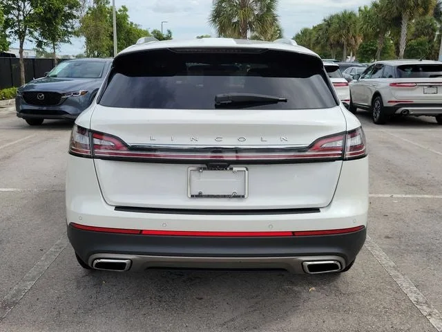 2023 Lincoln Nautilus Standard photo 5