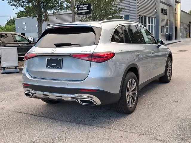 2023 Mercedes-Benz GLC GLC 300 4MATIC® photo 4