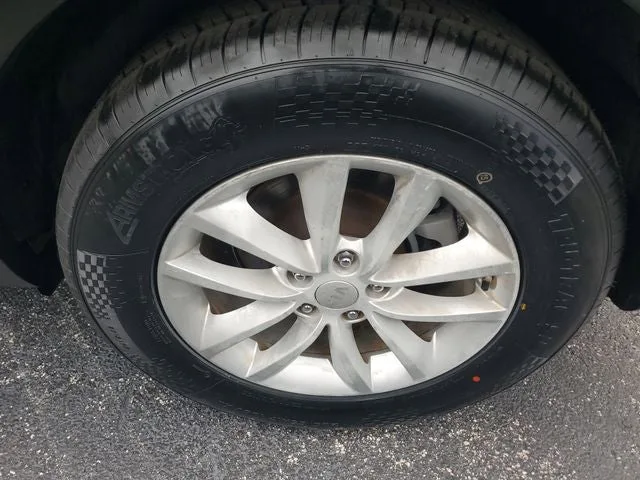 2017 Kia Sorento LX photo 5