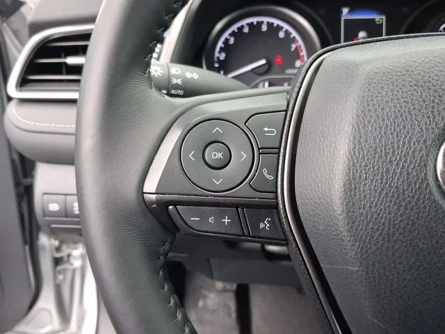 2022 Toyota Camry SE photo 17