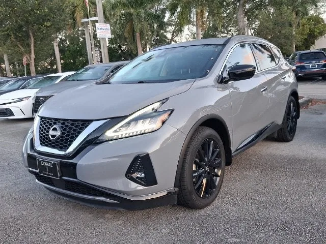 2023 Nissan Murano SV photo 2