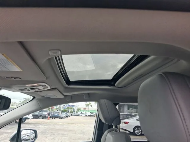 2025 Toyota Sienna XLE 8 Passenger photo 12