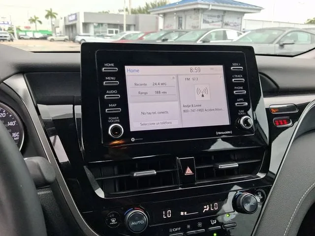 2022 Toyota Camry SE photo 19