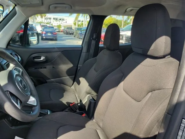 2019 Jeep Renegade Sport photo 11