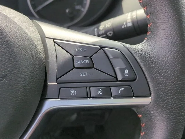 2023 Nissan Versa 1.6 SR photo 26