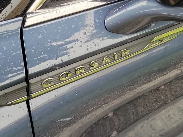 2022 Lincoln Corsair Standard photo 4