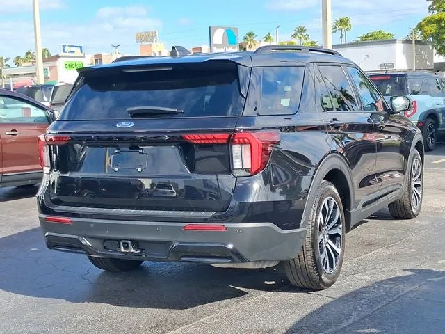 2025 Ford Explorer ST-Line photo 4
