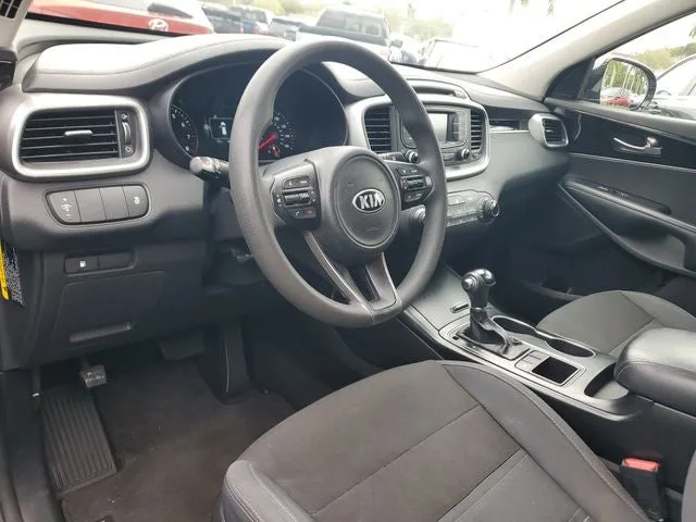 2017 Kia Sorento LX photo 9