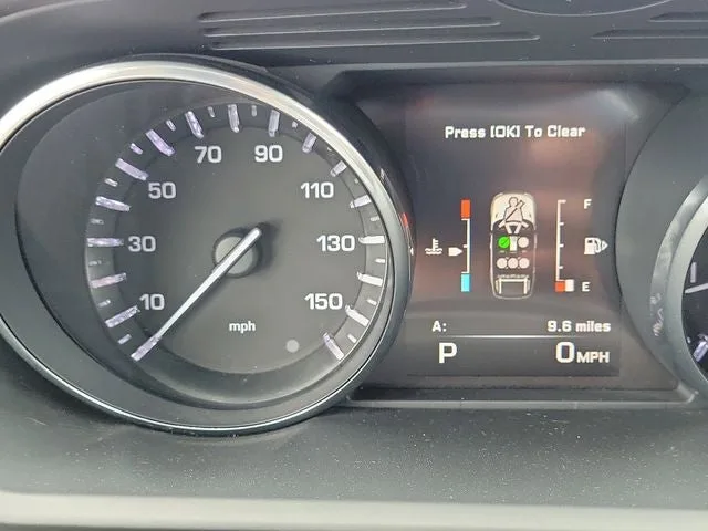 2015 Land Rover Range Rover Sport 3.0L V6 Supercharged HSE photo 12