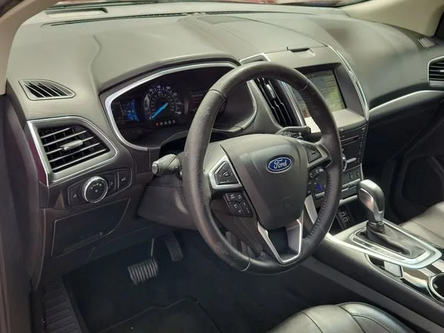 2018 Ford Edge Titanium photo 12