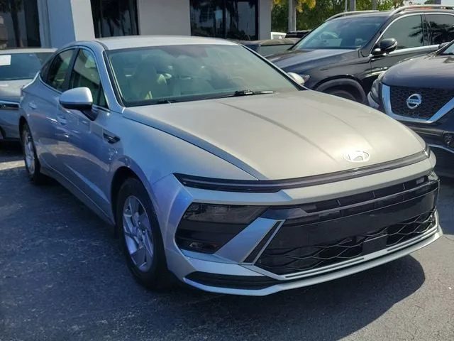 2025 Hyundai Sonata SE photo 2