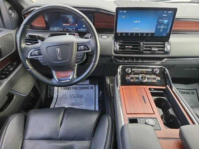 2024 Lincoln Navigator L Reserve photo 17