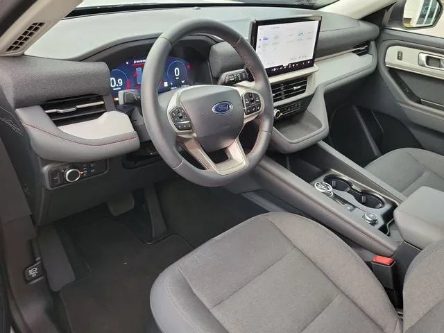2026 Ford Explorer Active photo 10