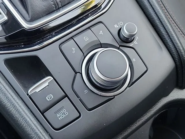 2022 Mazda CX-5 2.5 S Preferred Package photo 29