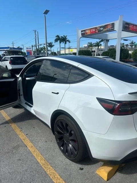 2024 Tesla Model Y Performance photo 13