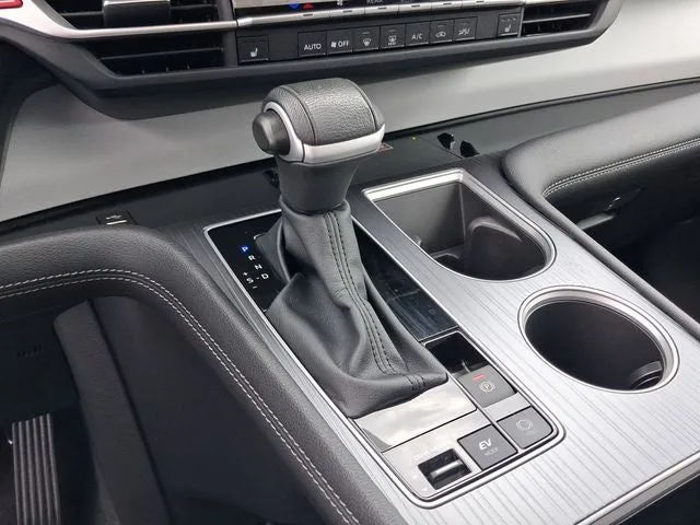 2025 Toyota Sienna XLE 8 Passenger photo 20