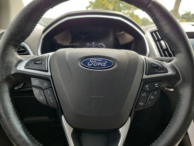 2018 Ford Edge Titanium photo 21