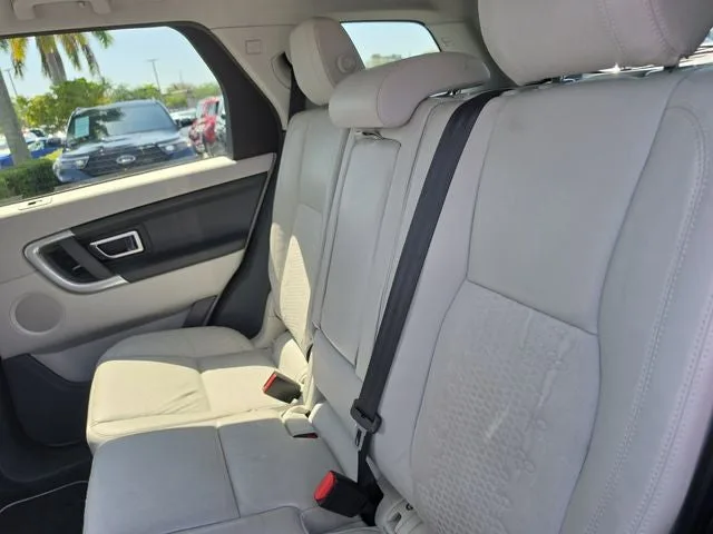 2018 Land Rover Discovery Sport SE photo 11