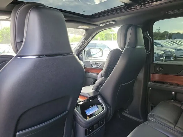 2024 Lincoln Navigator L Reserve photo 15