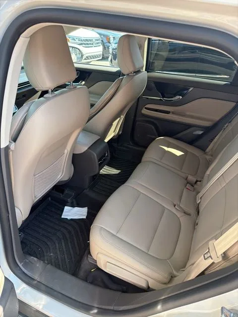 2024 Lincoln Corsair Premiere photo 3