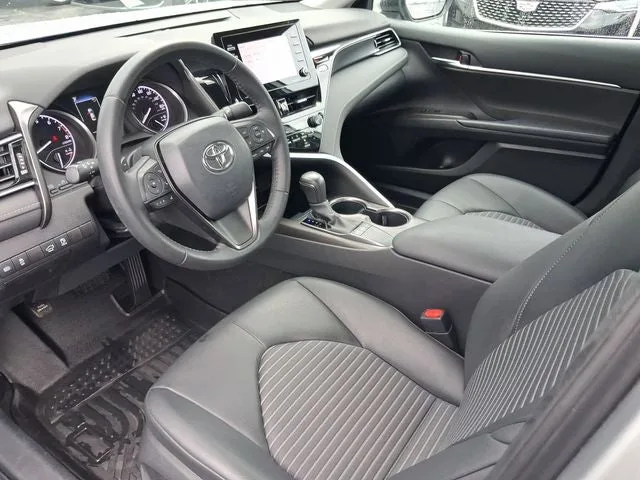 2022 Toyota Camry SE photo 11